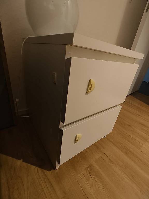 Nachttische: Nachttisch & Kommode – Gebraucht aus Menznau von jimijay