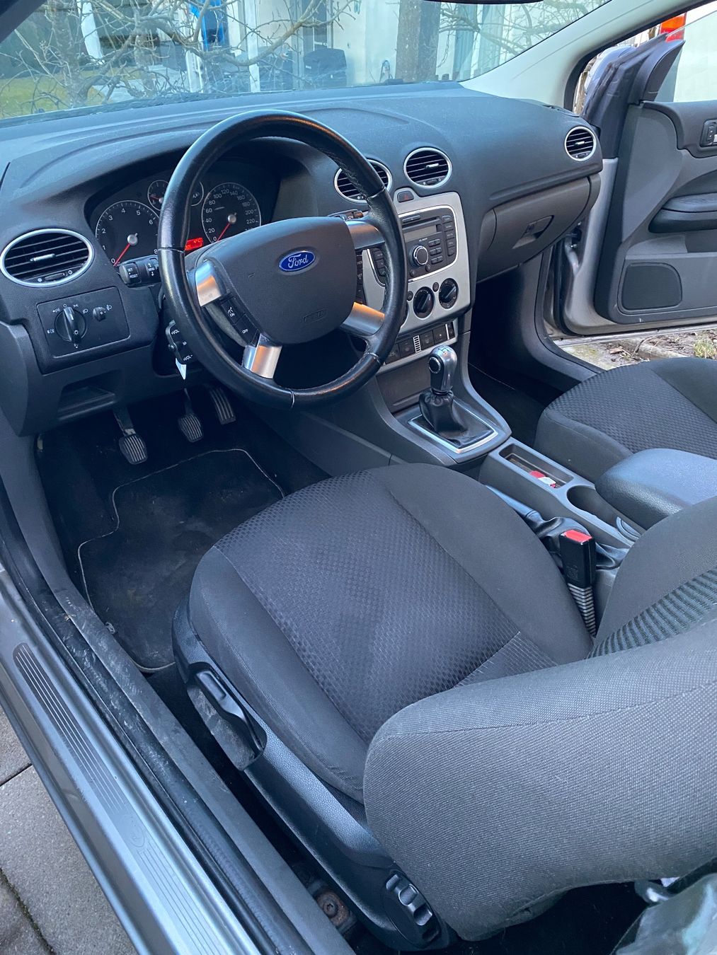 Ford Automobili: Ford Focus Cabriolet Silber guter Zustand – Usato da Mägenwil venduto da Limited07 8
