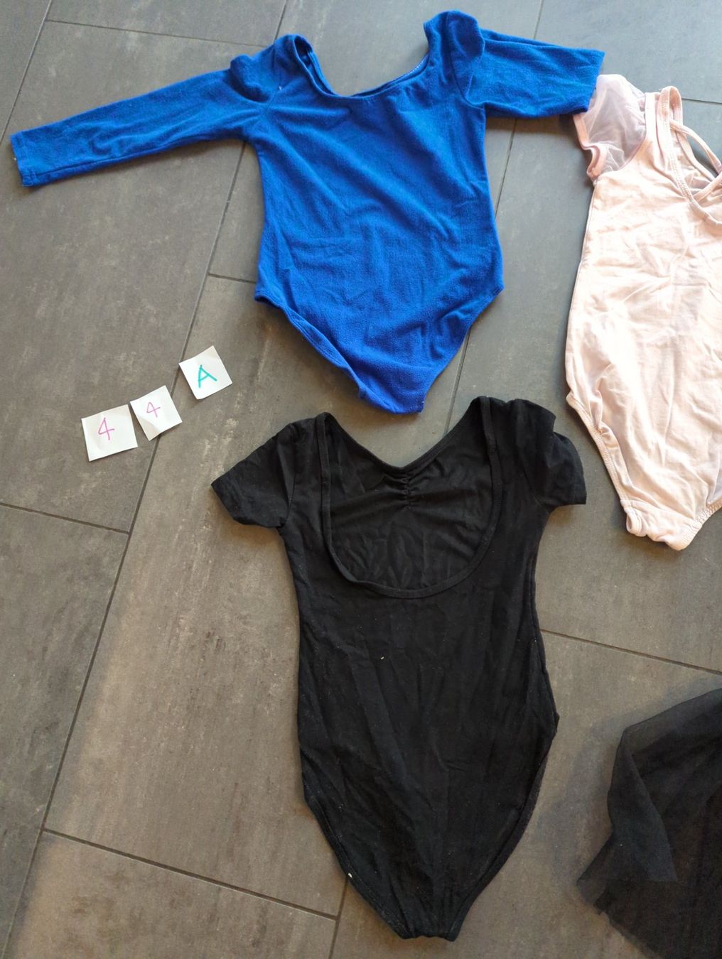 Lotti & Set di vestiti: Ballet Kleider Set Kunstturnen 5-teilig, Nr. 44A – Usato da Himmelried venduto da Paura 3