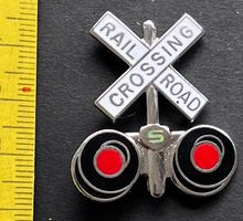 RAIL CROSSING ROẠD/ Pin