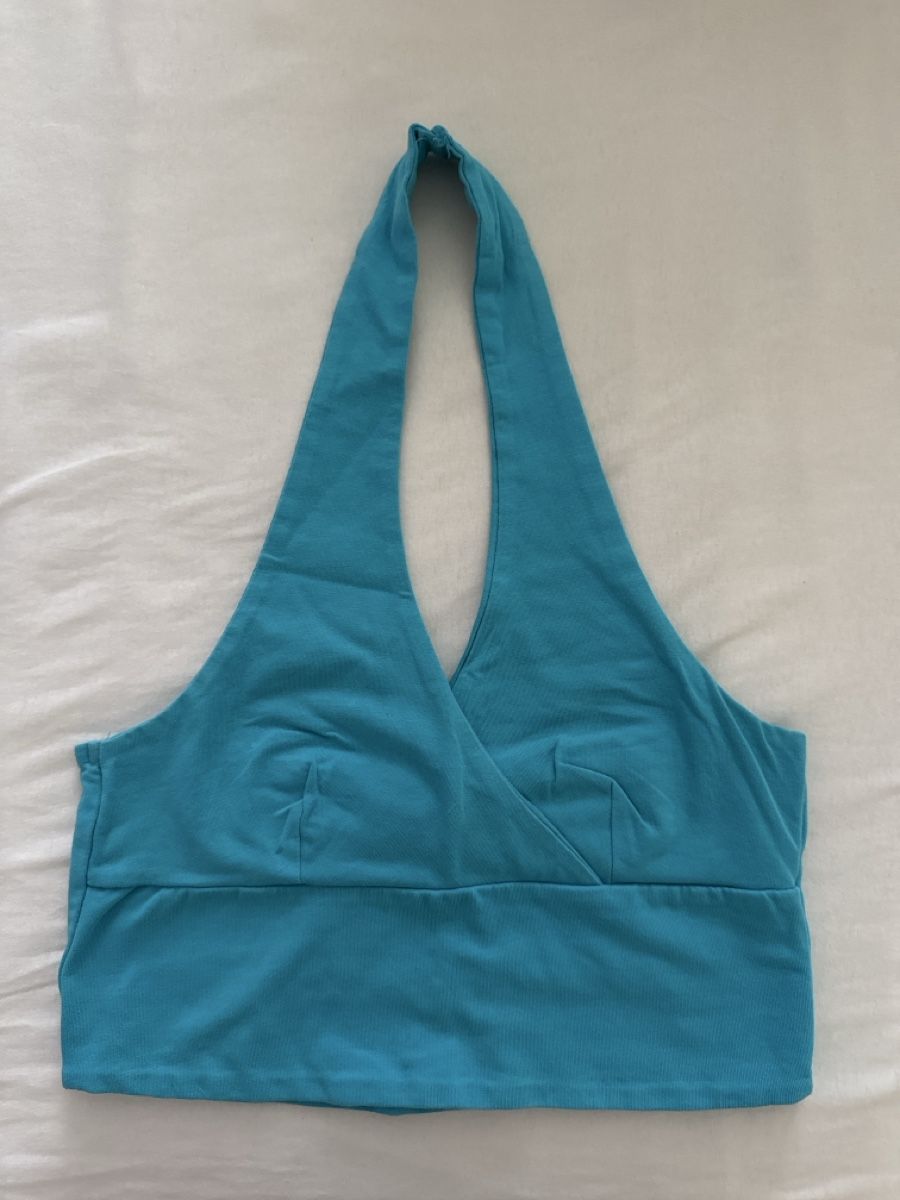 Top: Crop top bleu claire dos nu – Usato da Estavayer-le-Lac venduto da jor_tz2z
