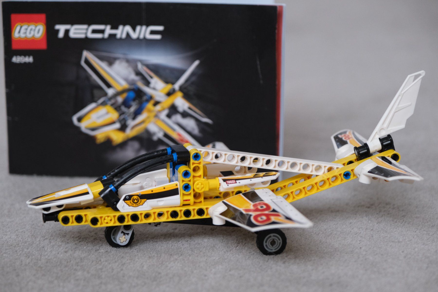 Lego Kit di costruzioni: Lego Technic set 42044 Düsenflugzeug / Avion – Usato da Nyon venduto da JJZA