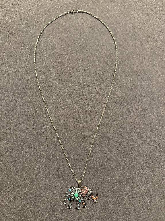 Ketten: necklace with colorful elephant pendant – Gebraucht aus Wädenswil von jzw_xzt5 1