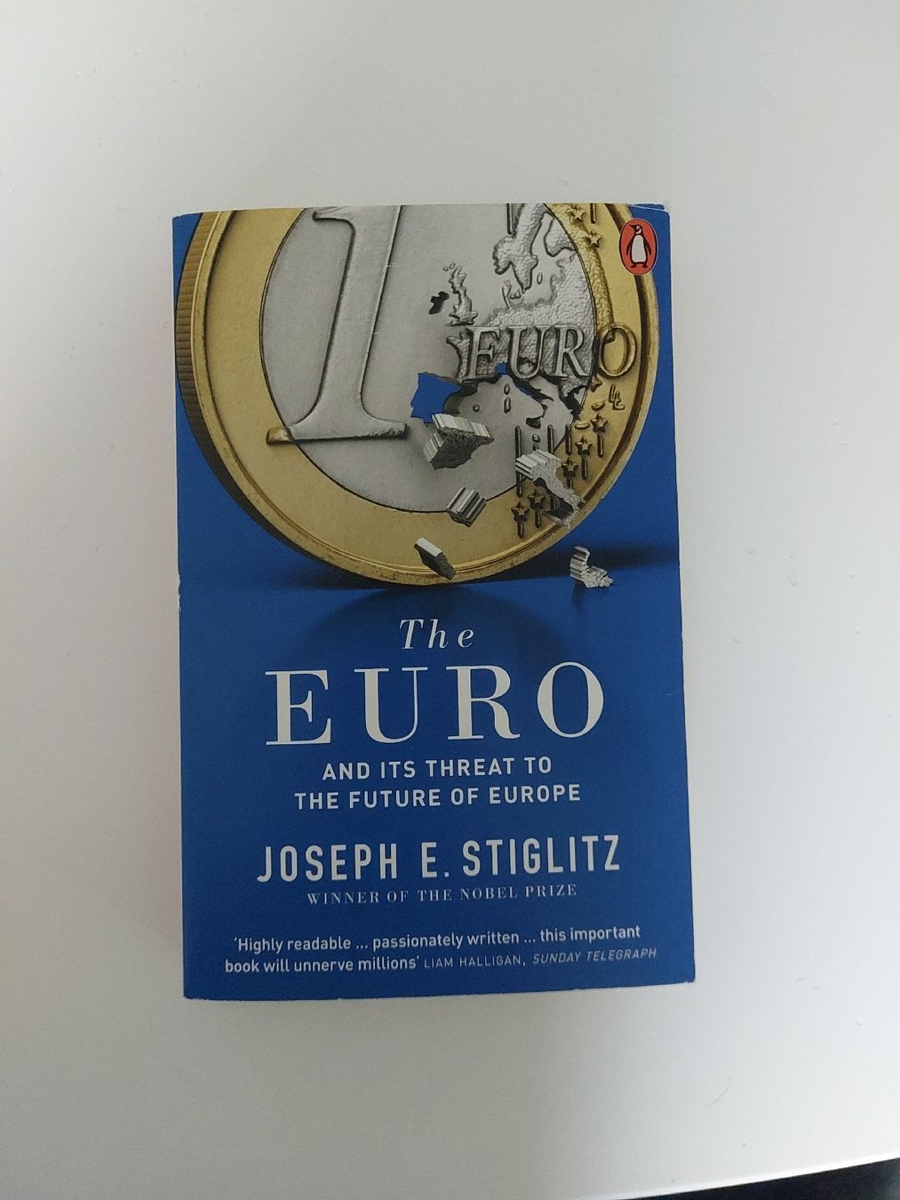 Libri: Joseph E. Stiglitz – The Euro – Paperback – Nuovo (secondo la descrizione) da Zürich venduto da Frank-52