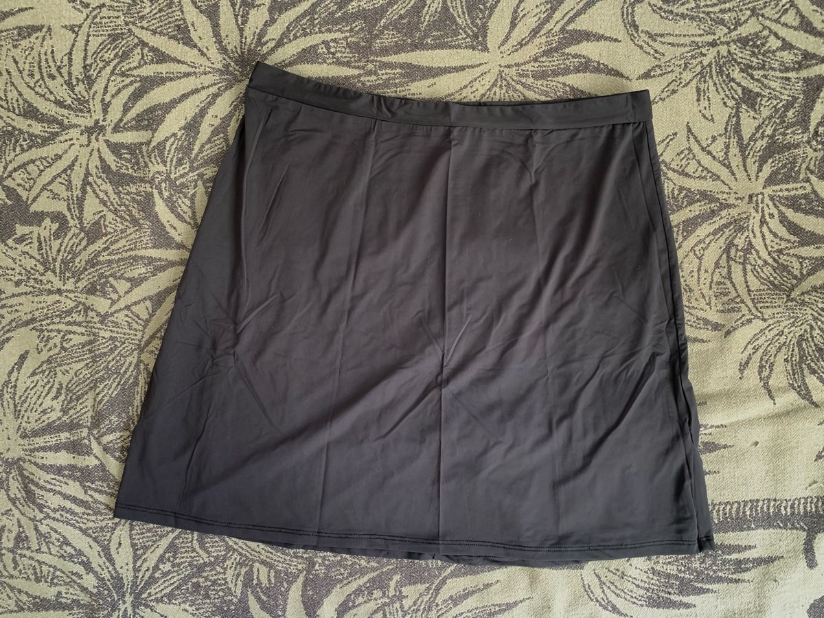 Gonne: Sous-Jupe Monoprix noire taille taille 2 / M – Nuovo (secondo la descrizione) da Lausanne venduto da Xiaoxi