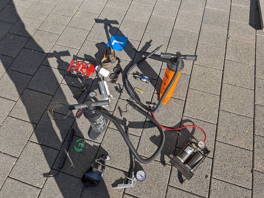 Wandhalterungen: Krimskrams / Flohmarktartikel – Gebraucht aus Safenwil von cra_7xy2 2