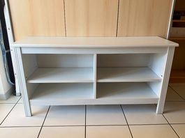 Weisse TV Bank Ikea Brusali