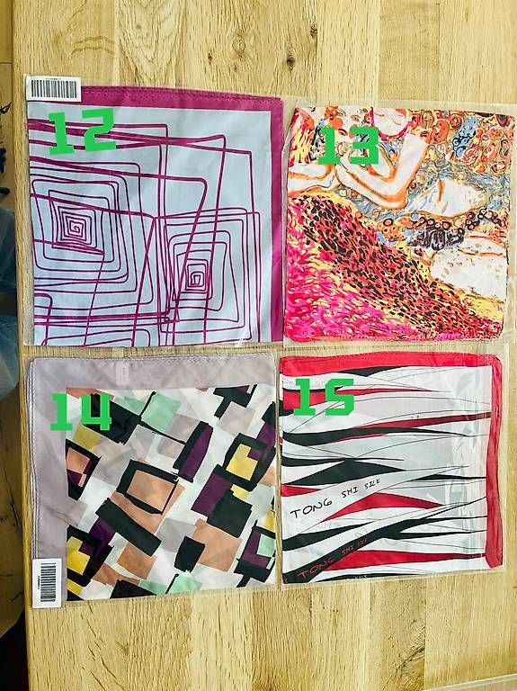 Foulard & Sciarpe: Print Seidentuch – Nuovo e nell'imballaggio originale da Jona venduto da ron_b8wq 1