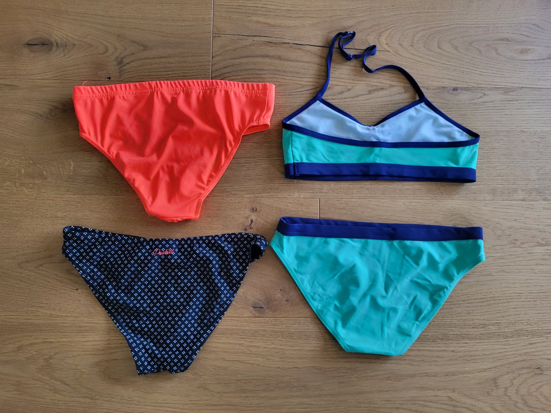 Costumi da bagno & Bikini: Mädchen Bikini + 2x Unterteil Gr 152 – Usato da Richterswil venduto da adora88 1