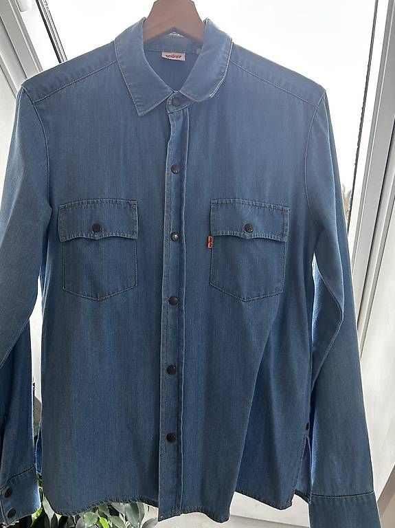 Chemises: Hemd Jeans Levis S – D'occasion à Zürich par Nicacola87