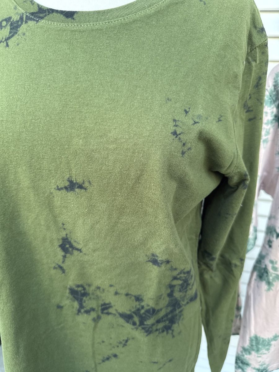 T-shirt: Langarmshirts von Hanmade, Batikmuster, Grösse M – Usato da Basel venduto da fiona_second-hand_BS 1