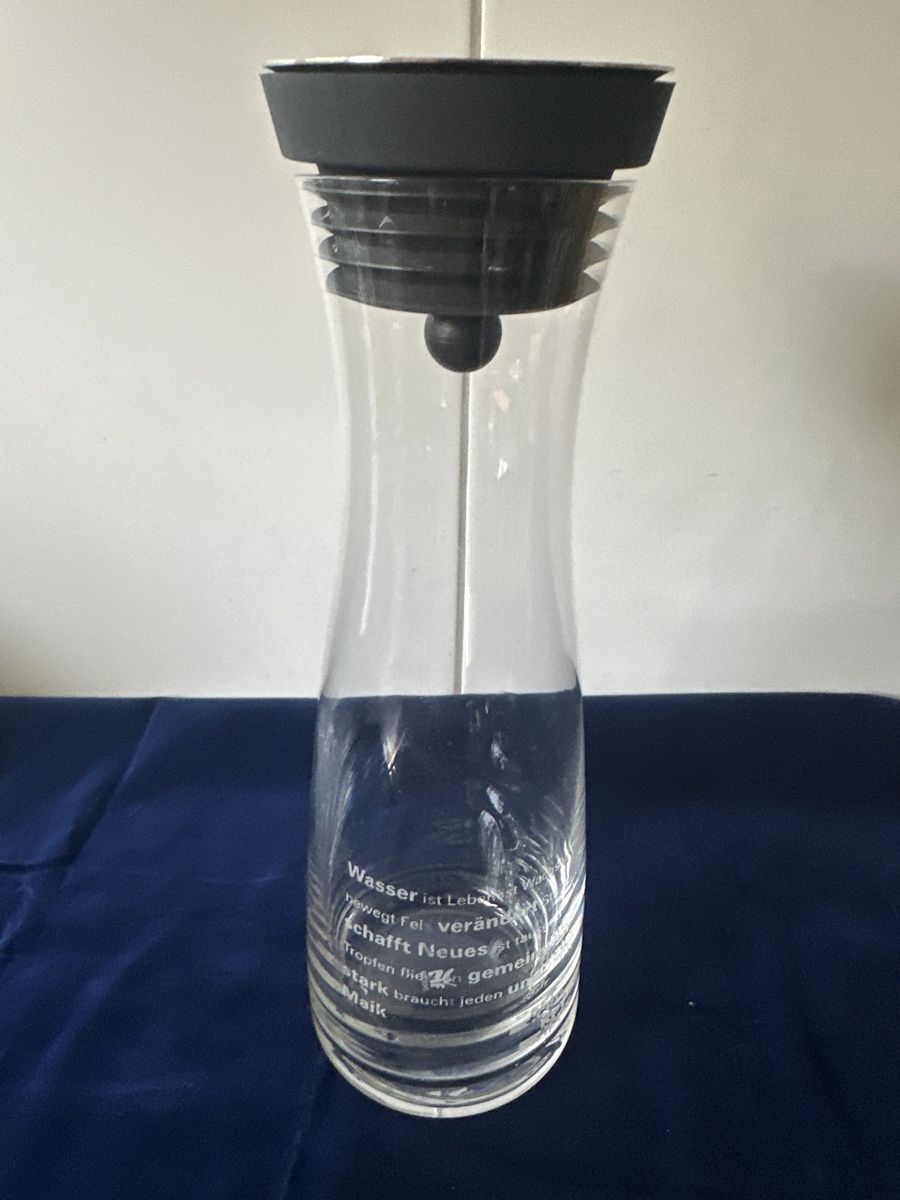 WMF Caraffe: WMF Wasserkaraffe Basic, 1 Liter, ideal für den Sommer – Usato da Zürich venduto da Chaeffeler