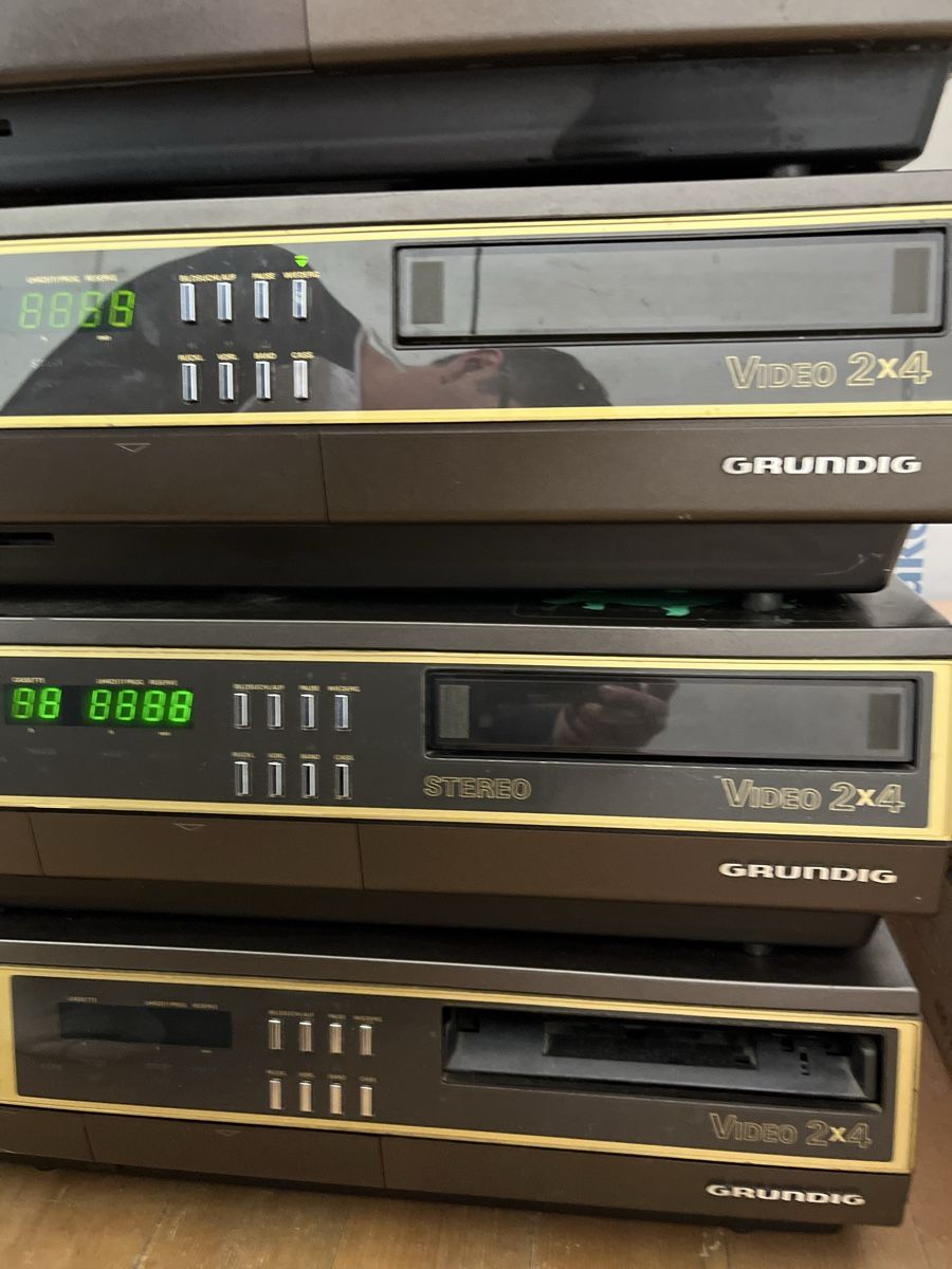 Grundig Registratori: Video 2000 - Grundig Videorekorder – Difettoso da Wädenswil venduto da a563076 3