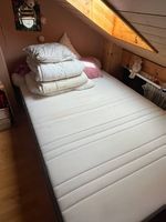 Cadre de lit + Matelas 140x200