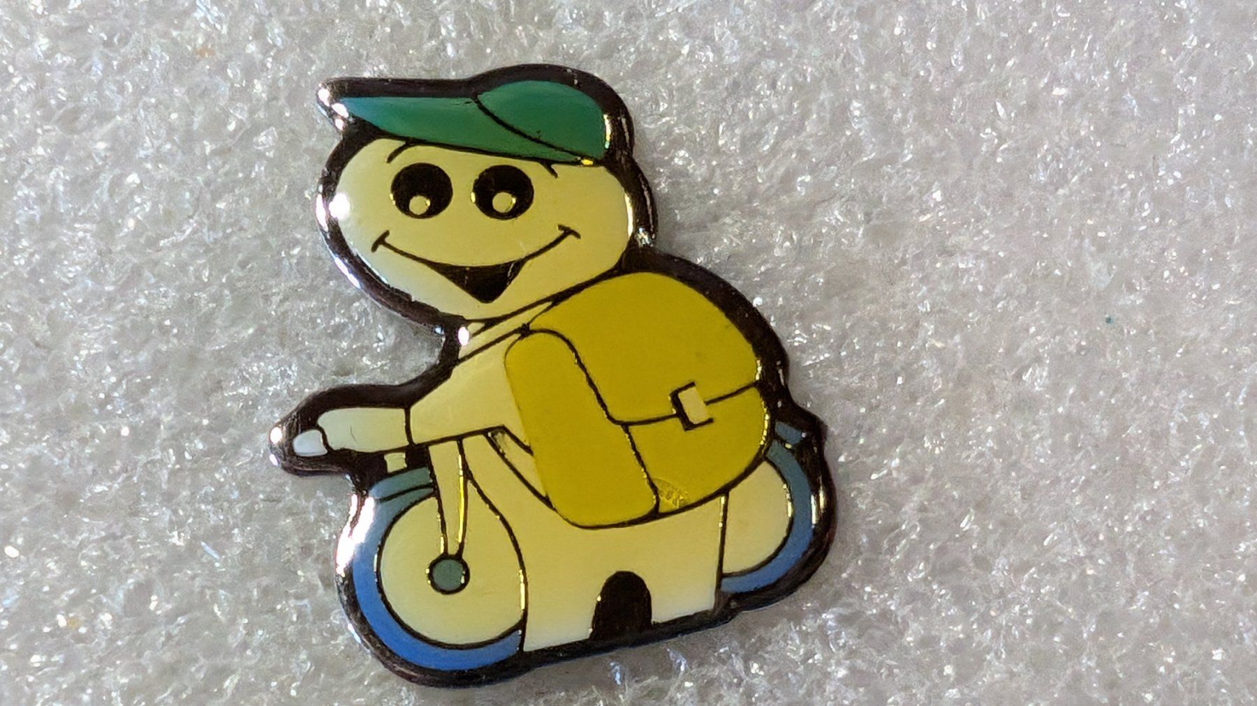 Plaketten & Abzeichen: Ansteckpin 226: Maga Bio – Gebraucht aus Oppligen von Pin-Fall-Shop