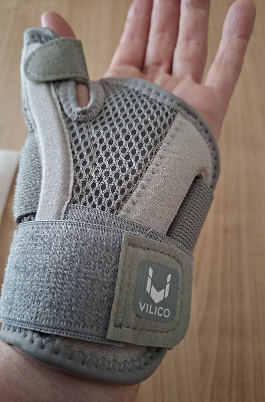 Attrezzature mediche: Handgelenk-Daumenbandage – Nuovo e nell'imballaggio originale da Emmenbrücke venduto da Minejapa 2