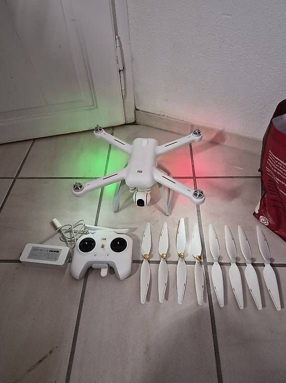 Modellismo RC: XIAOMI 4 K Mi Drone – Usato da Stäfa venduto da alexkraljevo 2