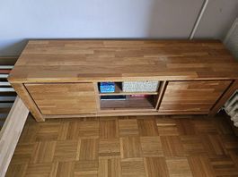 TV-Möbel aus Echtholz