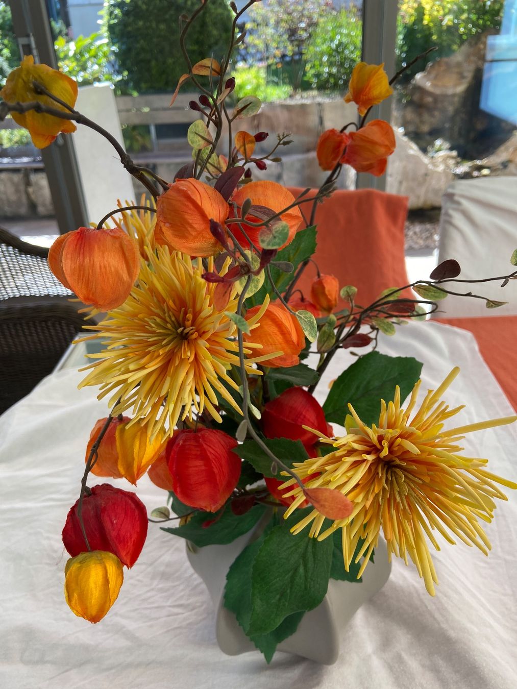 Alle Dekorationen: Blumenstrauss unverwüstlich inkl, Vase – Gebraucht aus Thalwil von Sommerwende 1