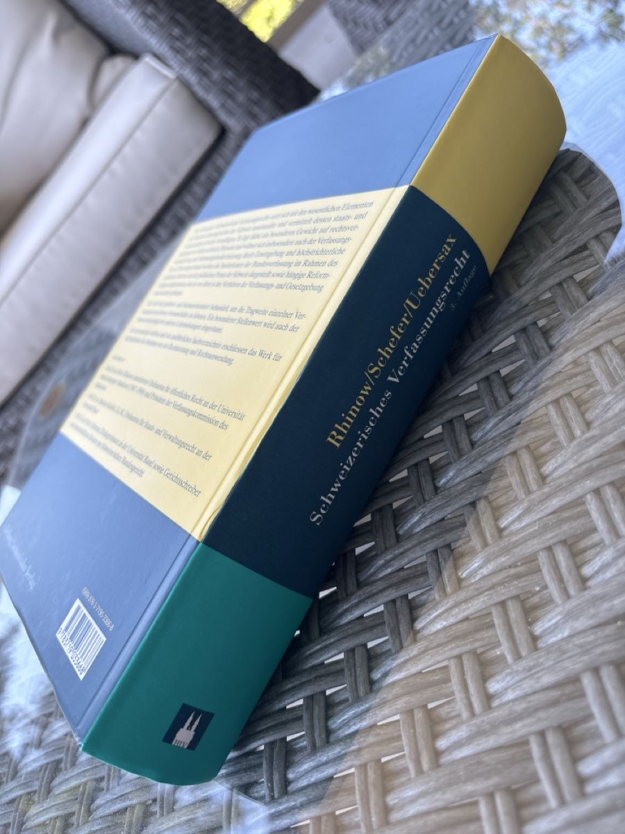 Bücher: Schweizerisches Verfassungsrecht  – Neu (gemäss Beschreibung) aus Reinach BL von oli_nbx7 2
