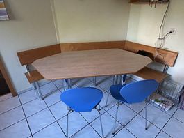 Eckiger Tisch 90cm mit Bank (inkl.Lehne) - Schnäpplipreis 
