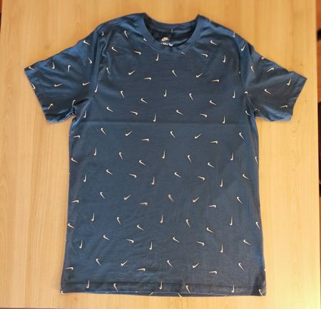 Nike T-Shirt mit Allover-Print, Grösse L, Top Zustand!