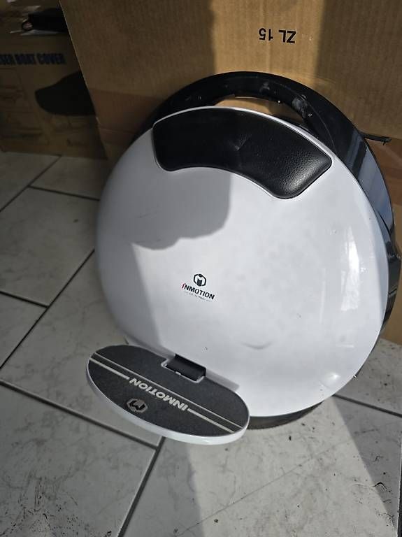 Hoverboard: Monoroue gyrocyle Inmotion – Usato da Hauterive NE venduto da unimercure 1