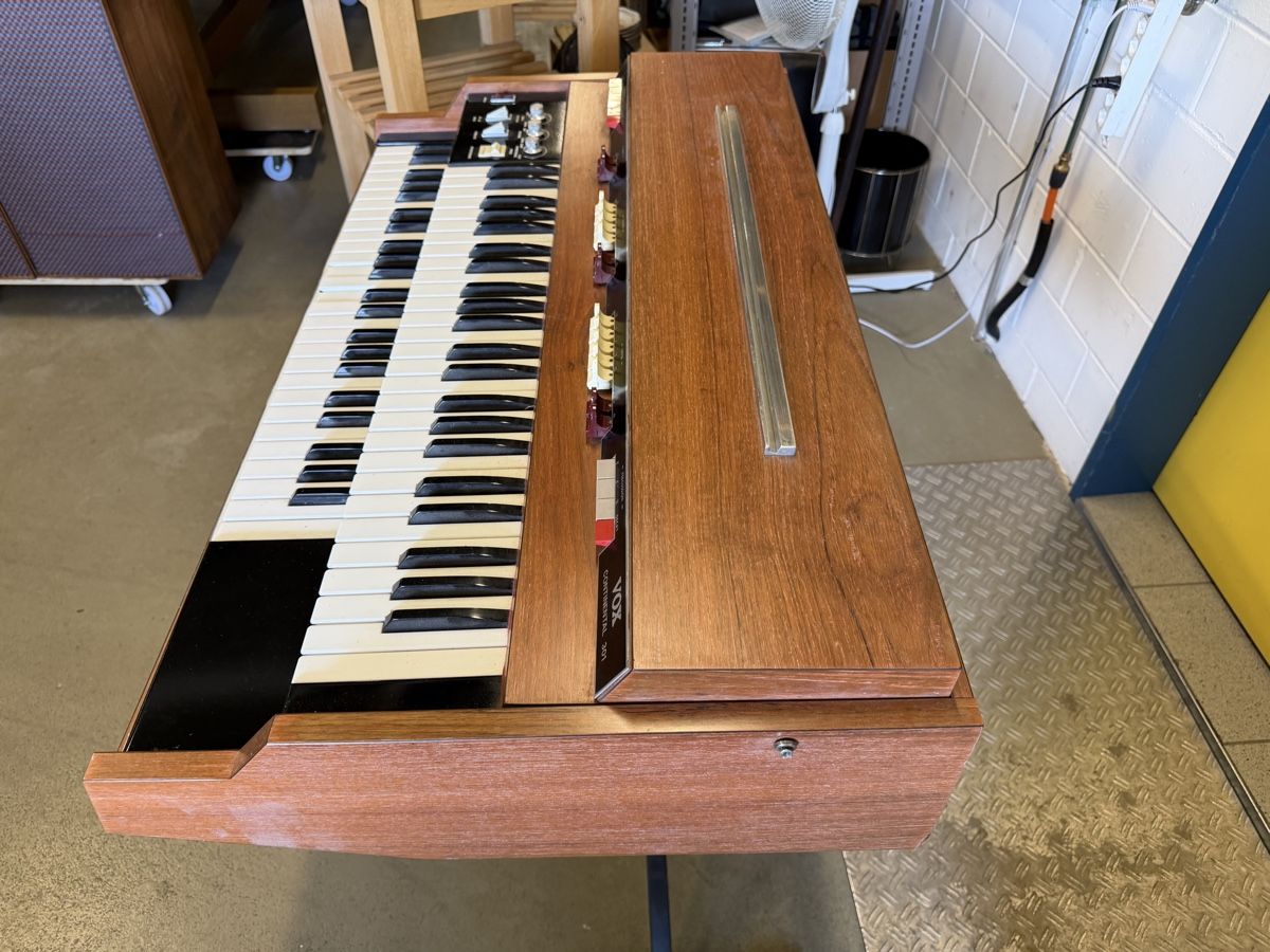 Vox Instruments de musique: Orgel VOX CONTINENTAL 301 Vintage – D'occasion à Strengelbach par RaenAntikDesign 6
