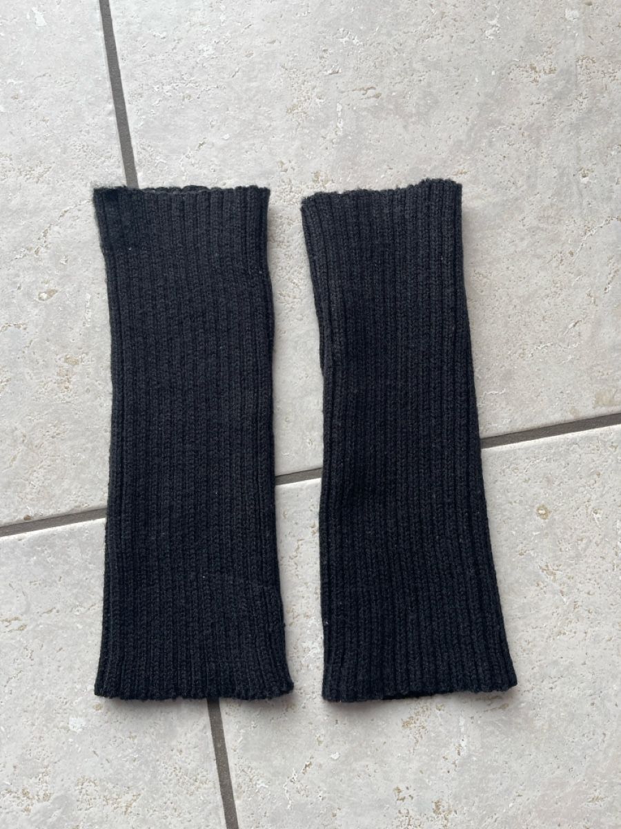 Altro in  Abbigliamento & Accessori: Bequeme warme Armstulpen mit Daumenloch – Usato da Lostorf venduto da Luelostorf 1