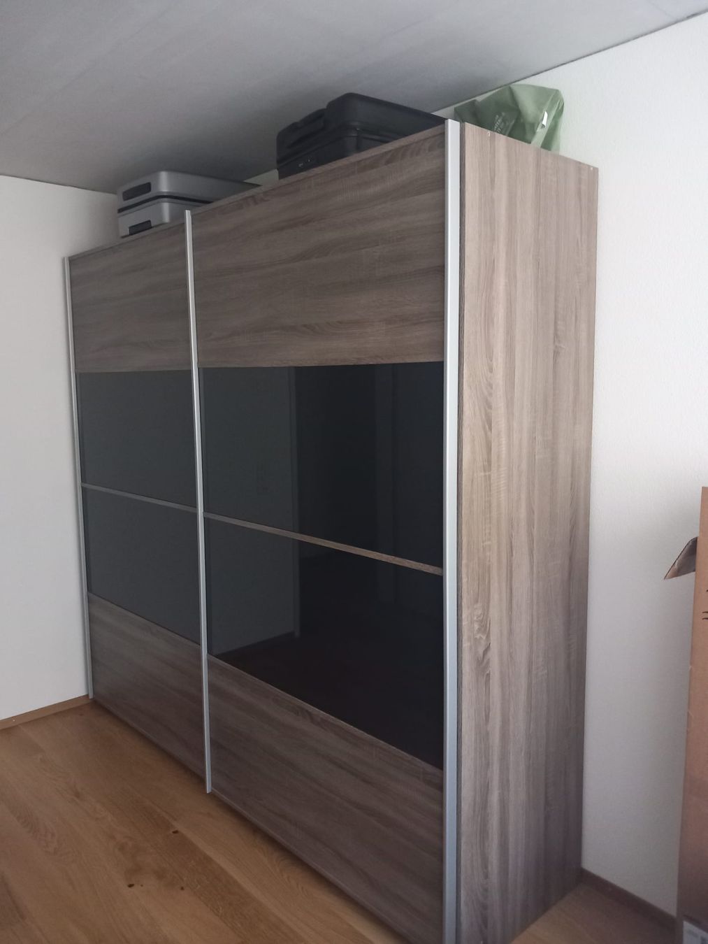 Conforama Schränke: Kleiderschrank gratis zu verschenken  – Gebraucht aus Düdingen von ZarkovicP 1