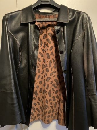 Exklusive Lederjacke, Grösse 38, Schwarz/innen Leopardmuster