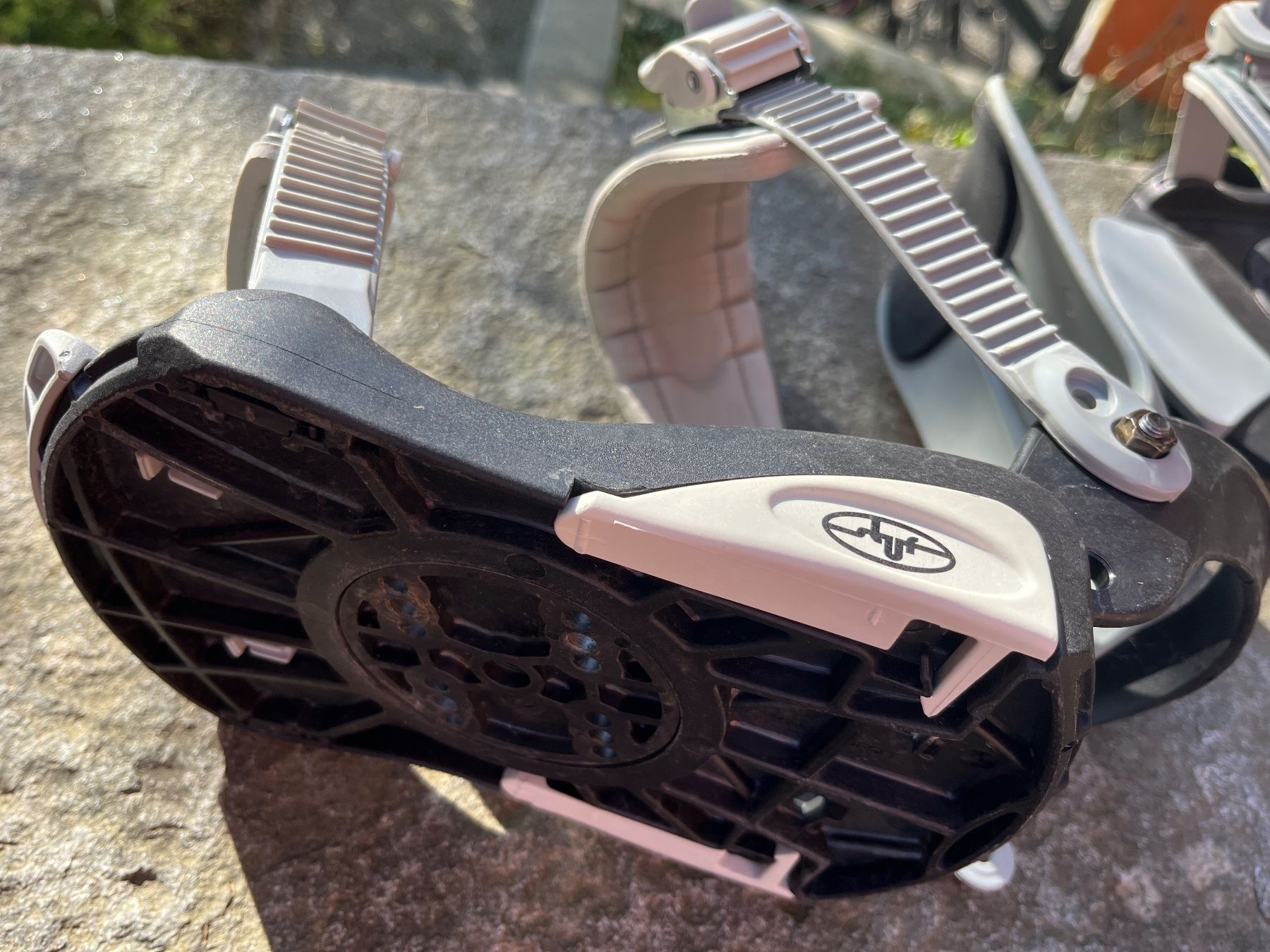 Board: Snowboard Bindungen grau – Usato da Bassersdorf venduto da kas_29tq 1