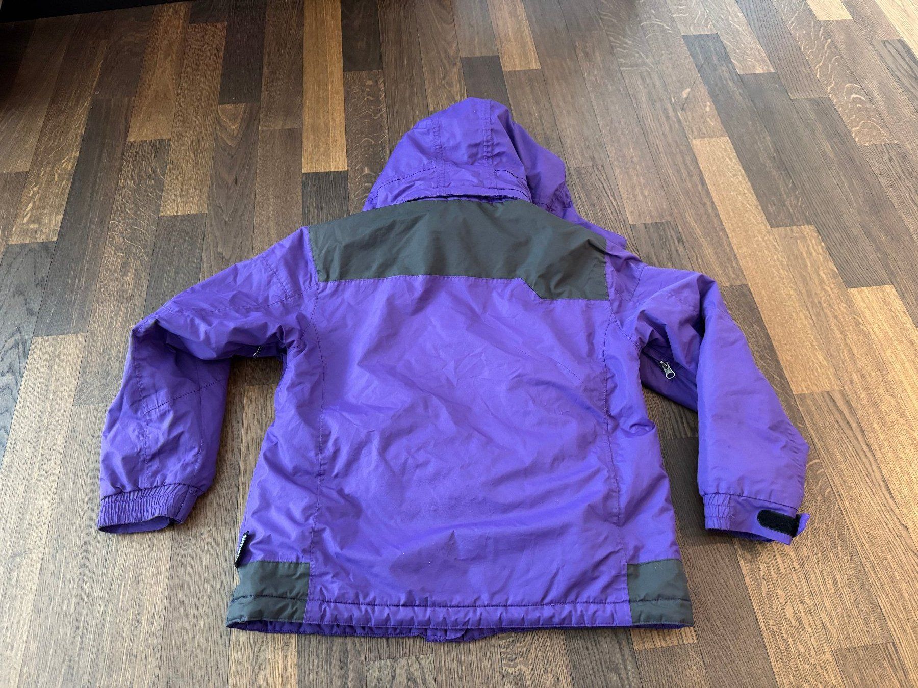 Giacche & Cappotti: Skijacke Mädchen violett Grösse 140 – Usato da Würenlos venduto da CaSteSeNievis 1