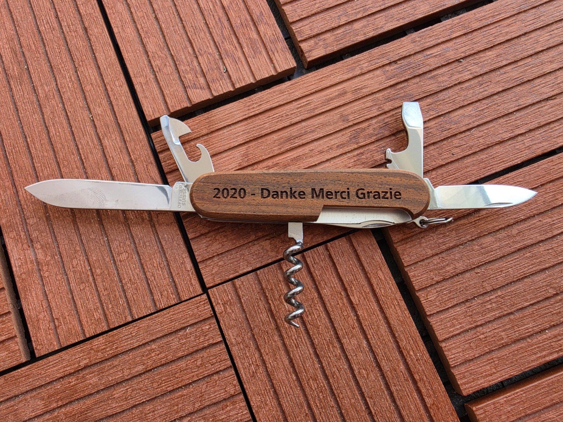 Victorinox Coltelli tascabile: Victorinox Sackmesser 2020 Danke – Nuovo e nell'imballaggio originale da Felben-Wellhausen venduto da REALLIFE20 2