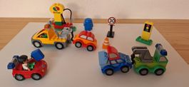 Lego Duplo Set mit Tankstelle, Auto's,  Abschleppwagen etc.