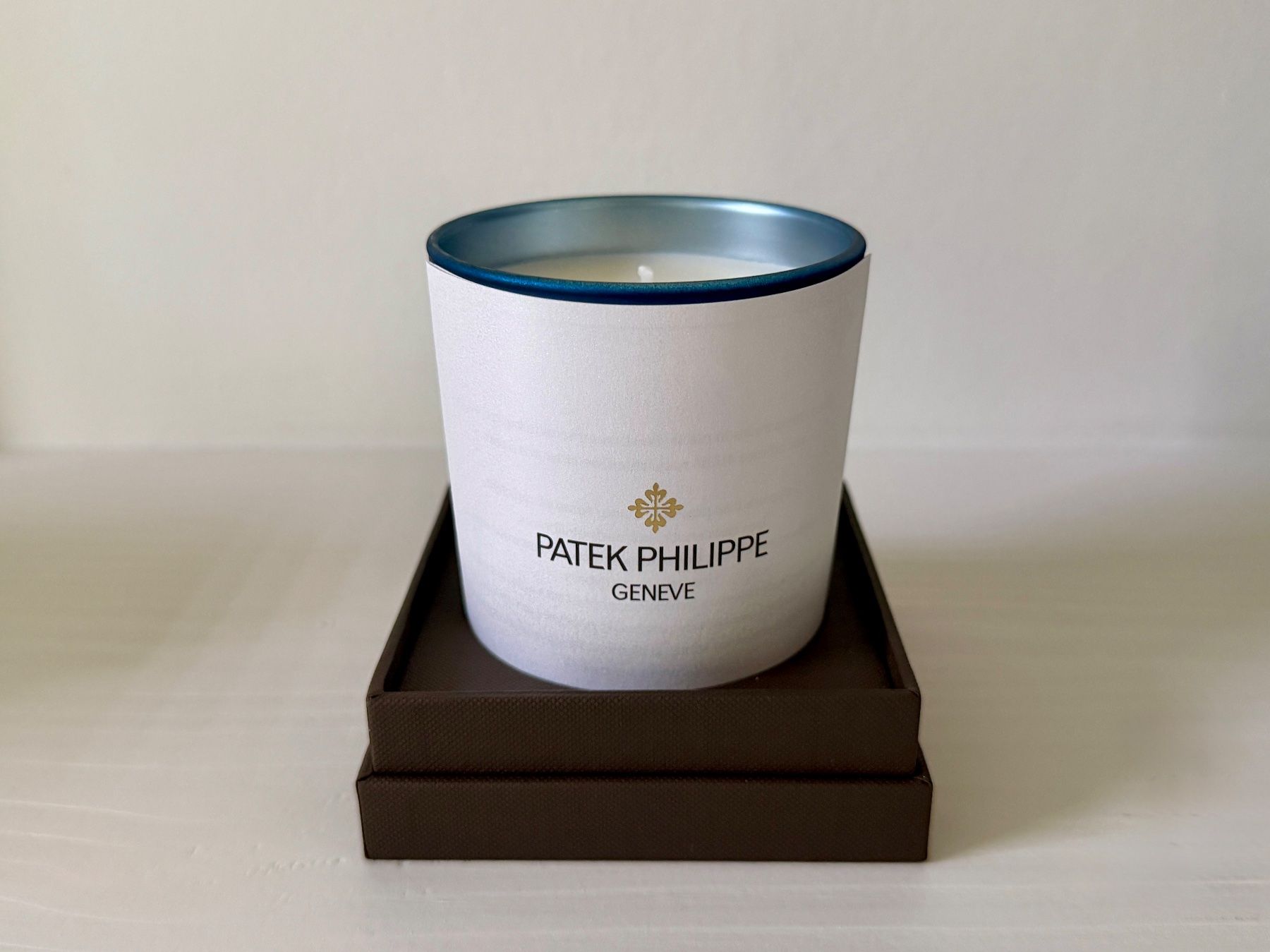 Bougies: Bougie Parfumée Patek Philippe – Neuf avec emballage d'origine à Chêne-Bourg par wawgva 1