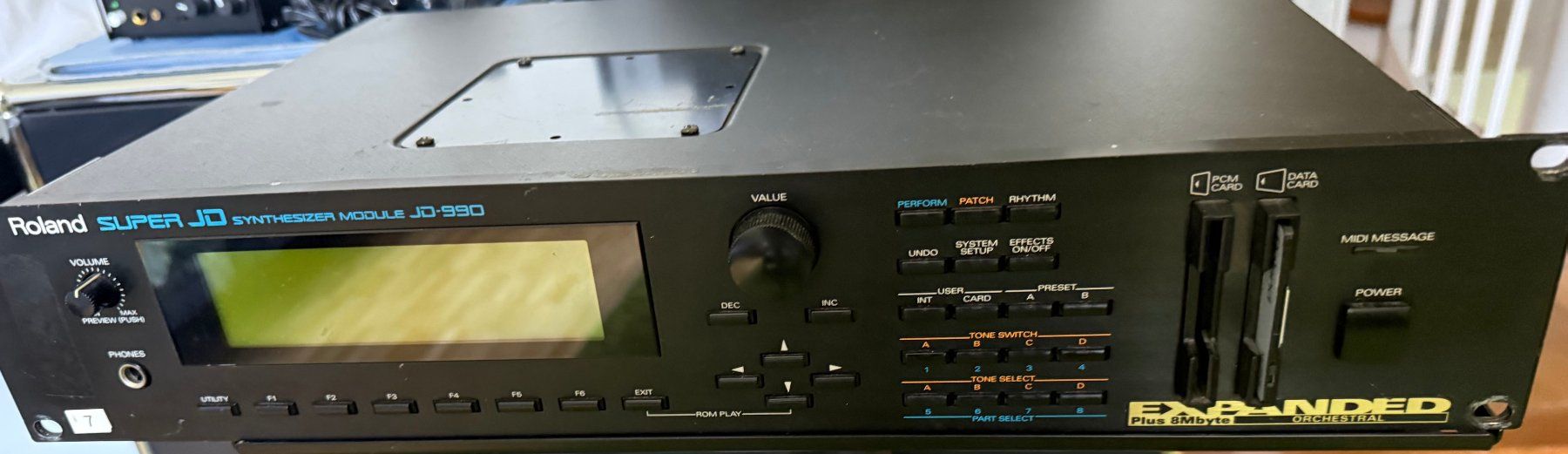Roland Strumenti musicali: Roland JD-990 Super JD – Usato da Zürich venduto da Denimio