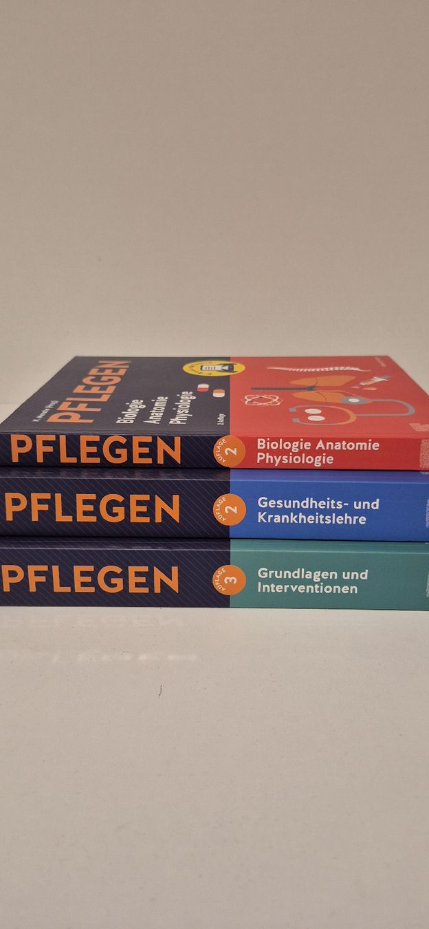 Livres: Pflege Bücher neu – Neuf (Voir description) à Steinhausen par PJ_23