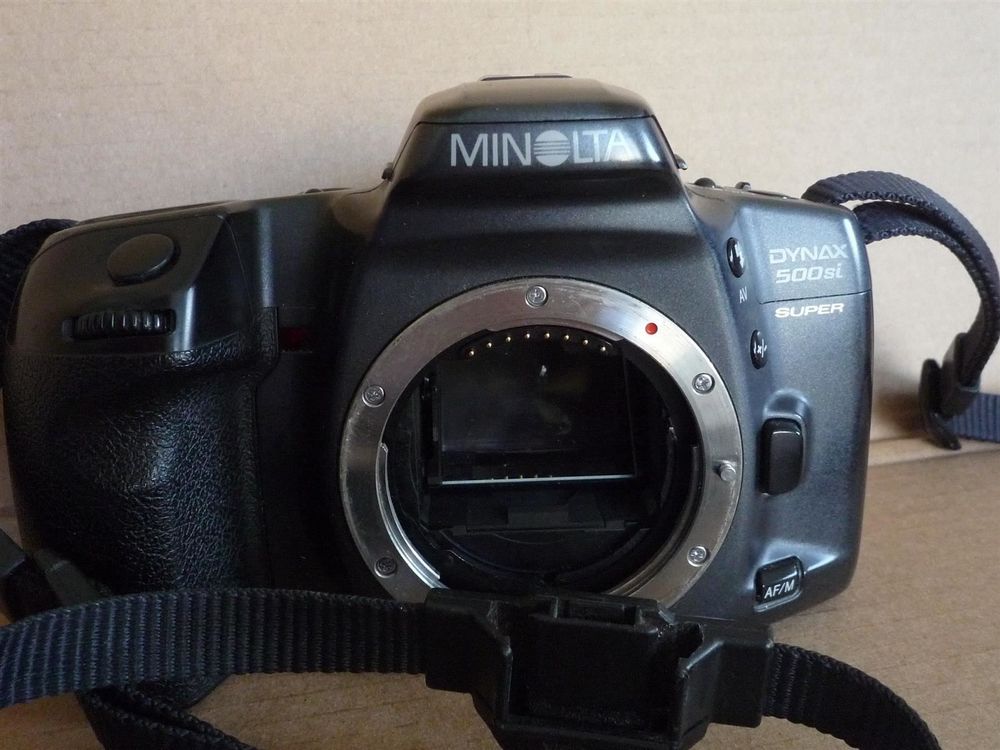 Minolta Fotocamera: Minolta Dynax 500si  Kameragehäuse ok, nur -  Batteriedeckel – Usato da Flims Waldhaus venduto da Gutveina 1