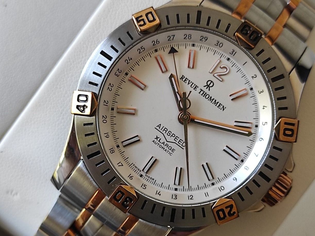Revue Thommen Orologi: Revue - Thommen Airspeed auto. Pointerdate, neu mit Papieren – Nuovo e nell'imballaggio originale da Grenchen venduto da elibethma