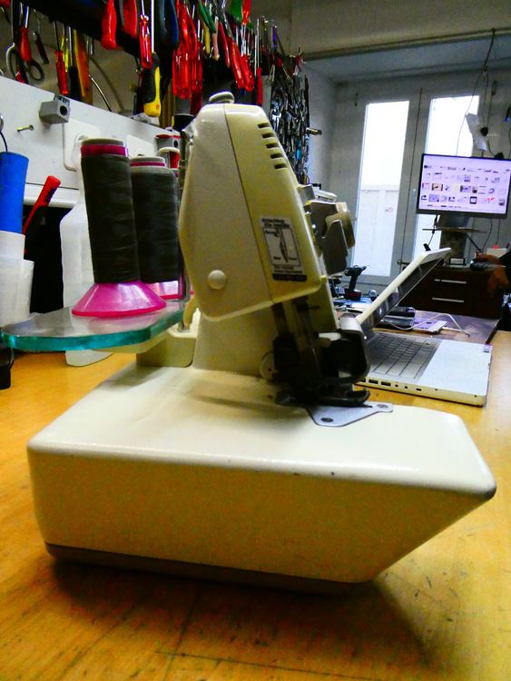 Bernina Bernette MO-203 Surfileuse raseuse 3 fils Surjeteuse (D ...