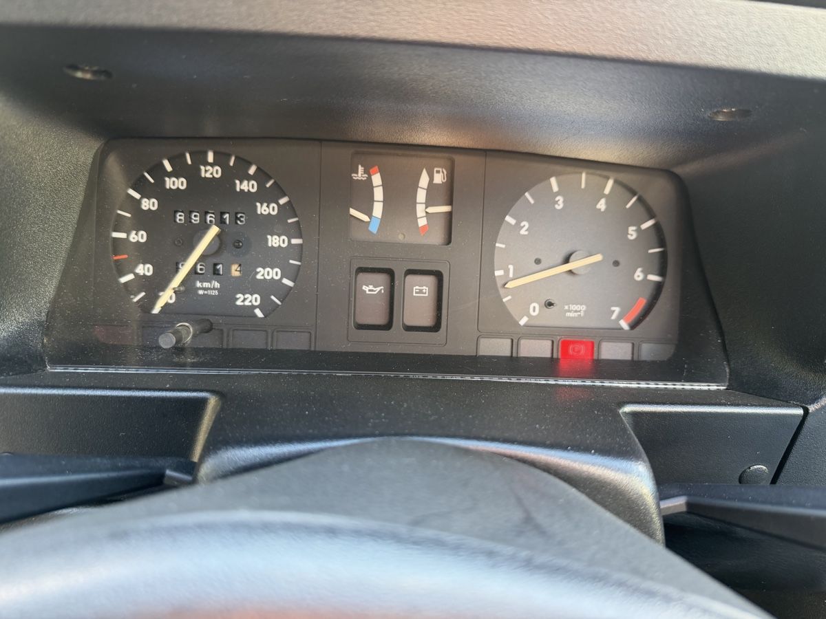 Opel Autos: Opel Kadett E Convertible red good condition – Gebraucht aus Châtelaine von nit_kh65 2