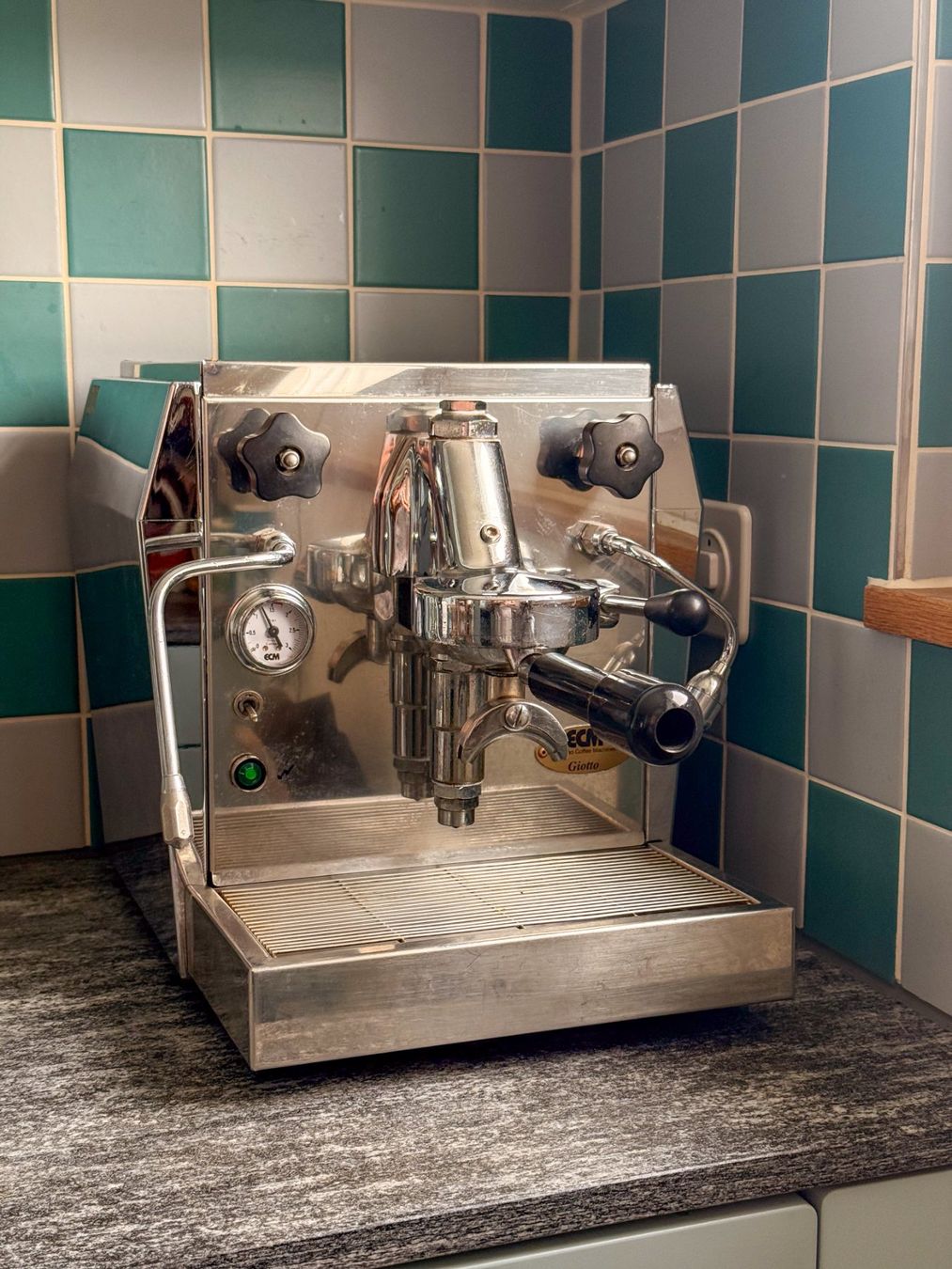 ECM Manufacture Macchine per caffè & Macchine per espresso: ECM Giotto Siebträger-Espressomaschine – Usato da Thun venduto da Marcialmanuel