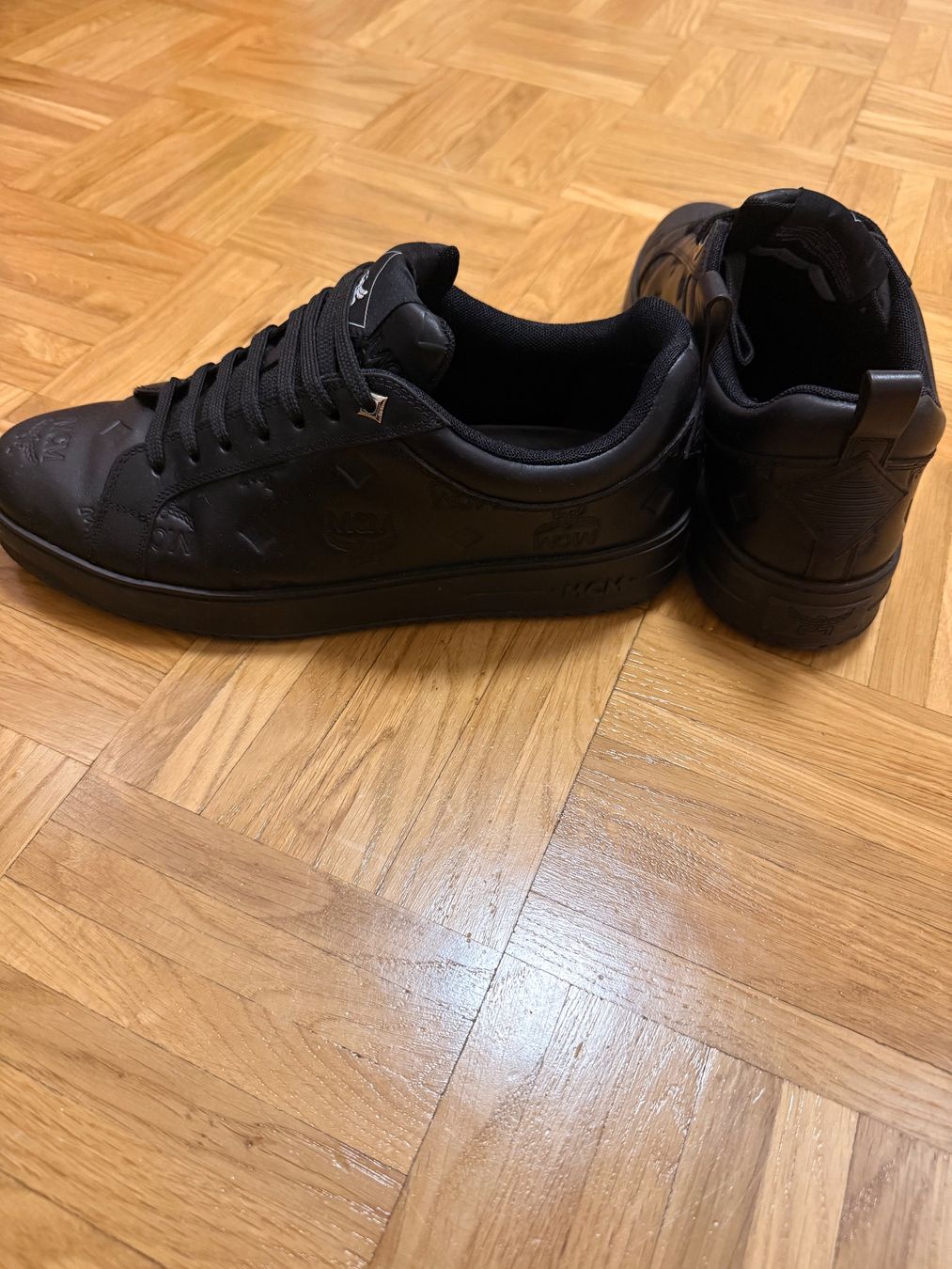 Mcm Scarpe da uomo: MCM Low-Top-Sneaker black – Nuovo (secondo la descrizione) da Rotkreuz venduto da kte_y7fs 2