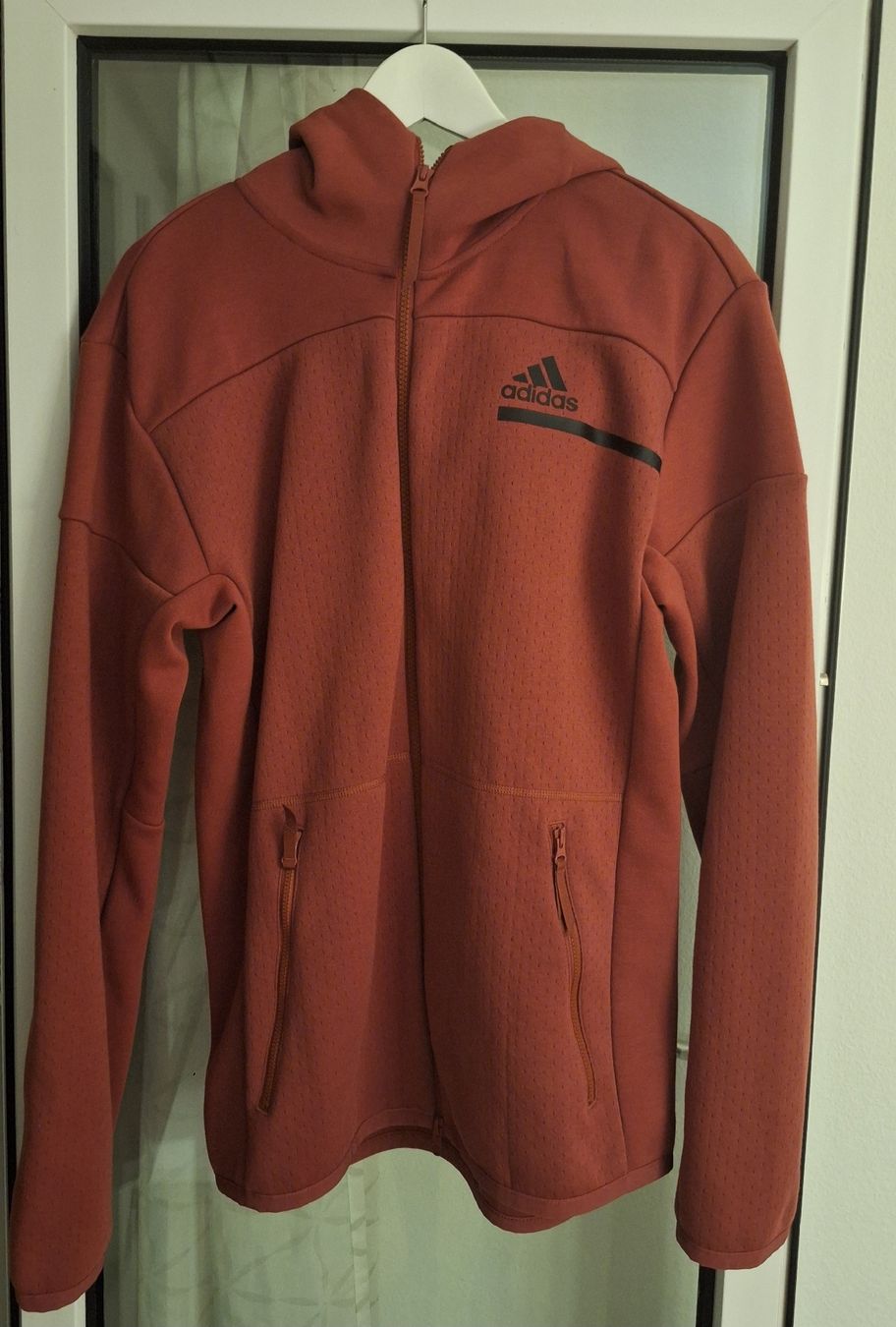 Adidas Pullover & Sweatshirts: Adidas Sweater mit Kapuze Grösse M – Neu (gemäss Beschreibung) aus Luzern von thomarco