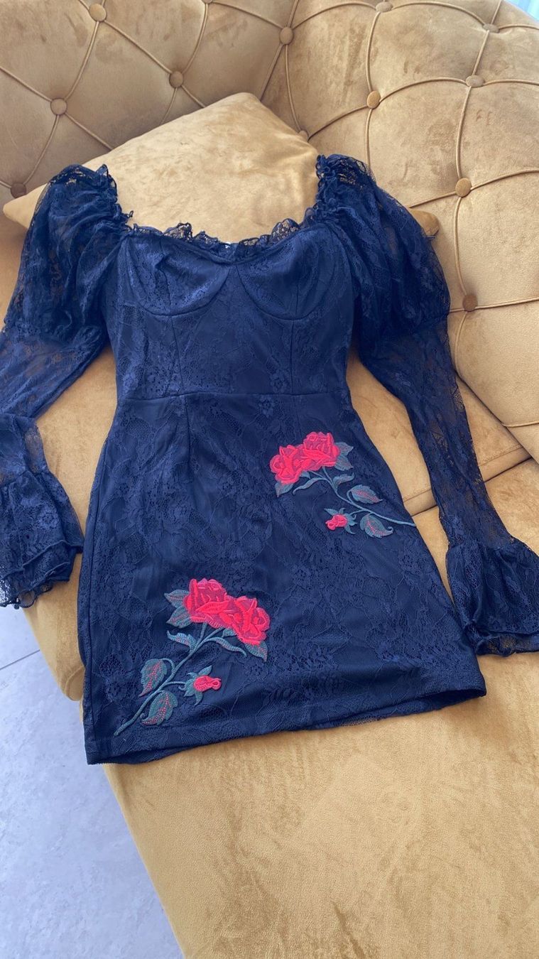 Vestiti: Kleid von PRETTYLITTLETHING Gr. 38 – Usato da Dagmersellen venduto da sheli17 2