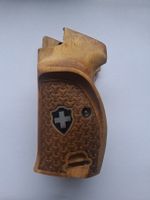 Nussbaum Griffschalen für die Sig P210 mit Daumenauflage 