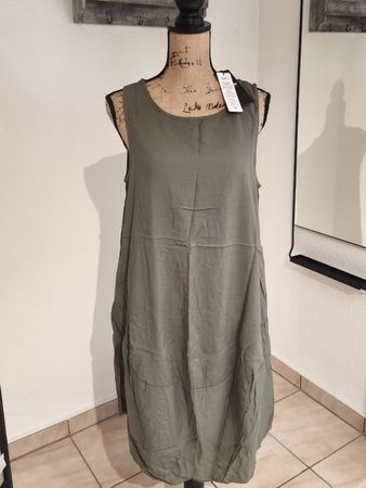Chicoree Kleid Khaki Grösse S neu mit Etikett