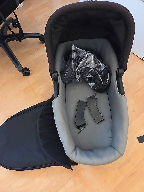 Thule Carrozzine: Thule Babywanne, Urban Glide 2 – Usato da Uitikon Waldegg venduto da ansi87 1