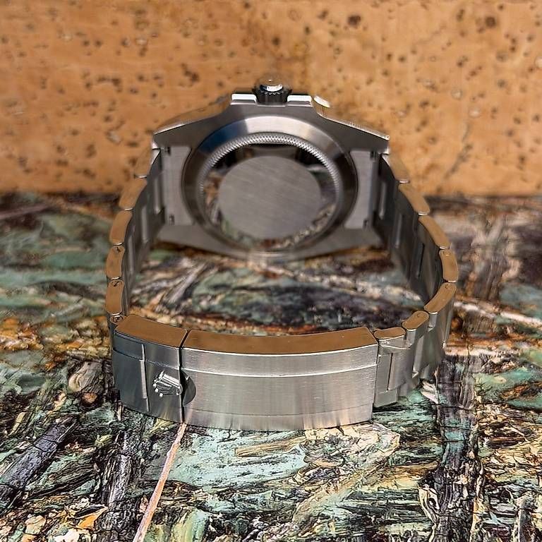 Orologi: Rolex Submariner "Hulk" 116610 LV – Usato da Genève venduto da minty.watches 3